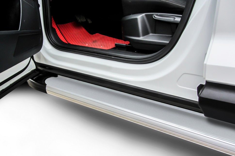 Боковые подножки алюминиевые Hyundai Santa Fe с 2018-2021, модель Optima Silver