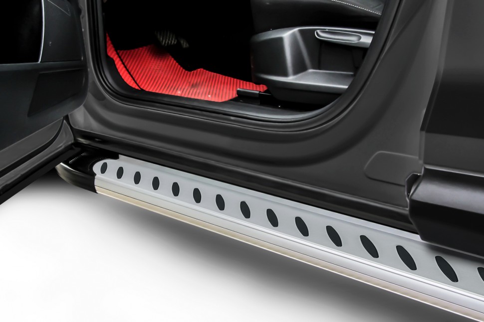 Боковые подножки алюминиевые Nissan Terrano с 2014, модель Prestige Silver