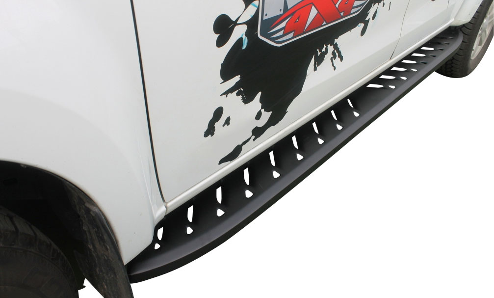 Боковые подножки Toyota Hilux с 2015 (Shark)