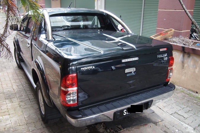 Крышка кузова с дугами на Toyota Hilux с 2008 по 2014 (модель "GRX LID")