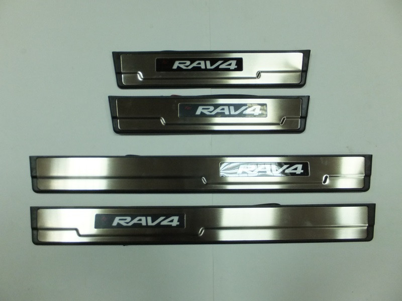 'Накладки на дверные пороги с логотипом и LED подсветкой, OEM Stile Toyota Rav 4 с 2013'