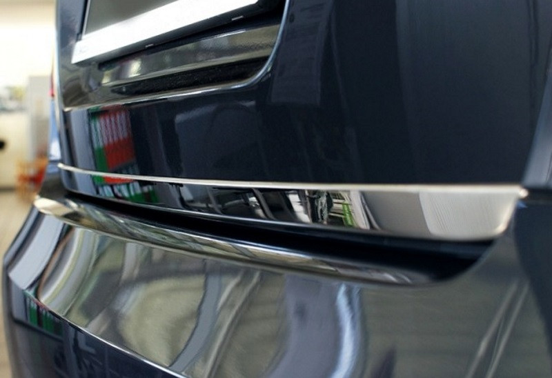 'Накладка на дверь багажника Toyota Rav 4 2015-'