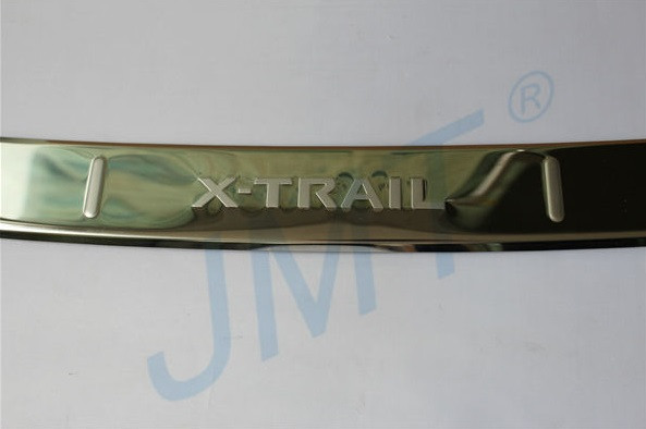 'Накладка на задний бампер с логотипом Nissan X-Trail с 2014'