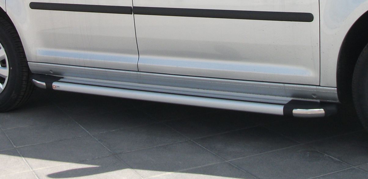 'Пороги алюминиевые Brillant Volkswagen Amarok с 2010 (серебристые)'
