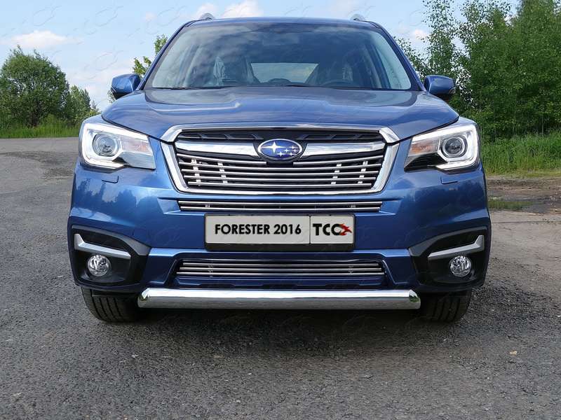 Решетка радиатора средняя 12 мм для SUBARU Forester 2016-
