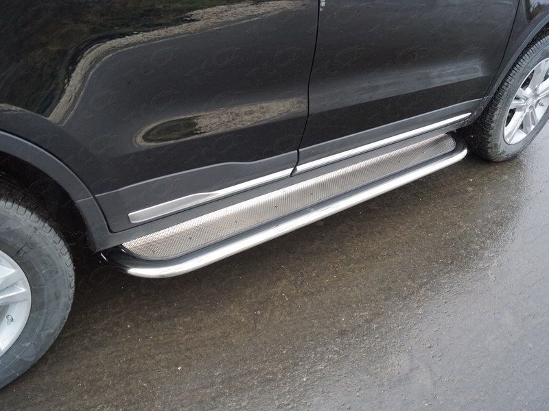 Боковые подножки Geely Atlas Pro с 2021 с площадкой (нерж. лист) 75х42 мм