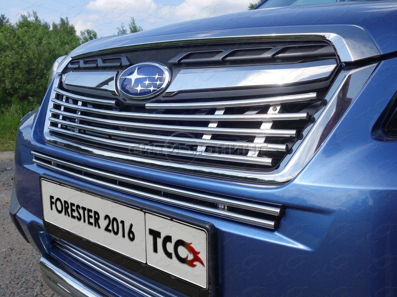 Решетка радиатора верхняя 12 мм для SUBARU Forester 2016-