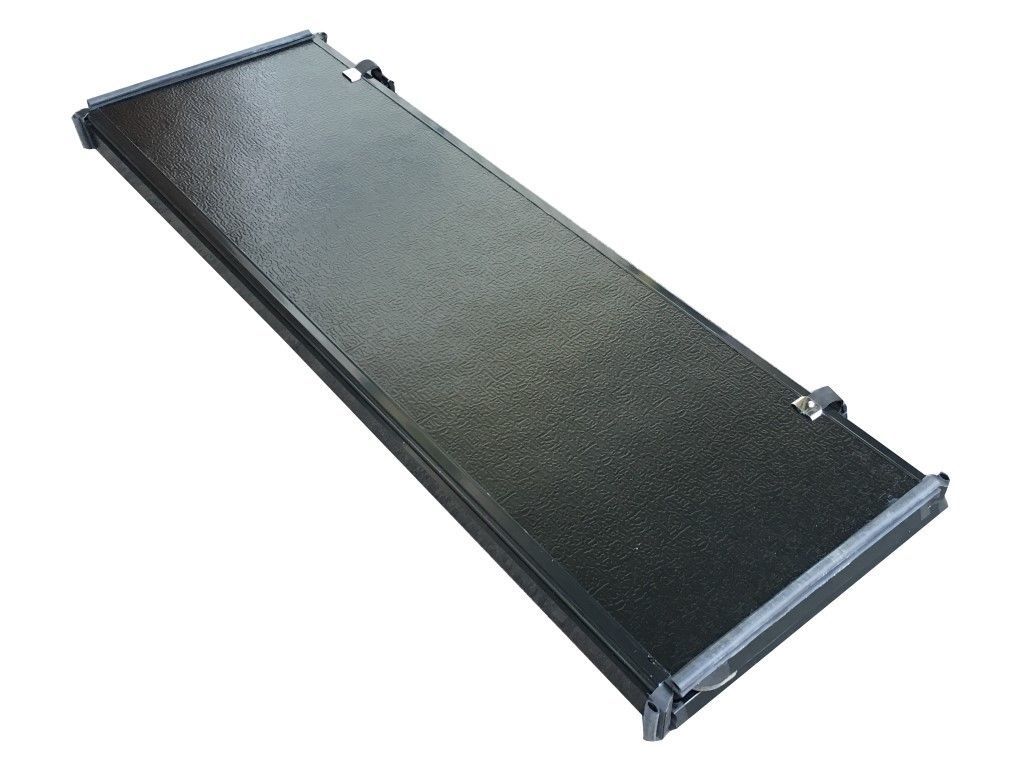 Жесткая трехсекционная крышка Kramco для Ford F-150 