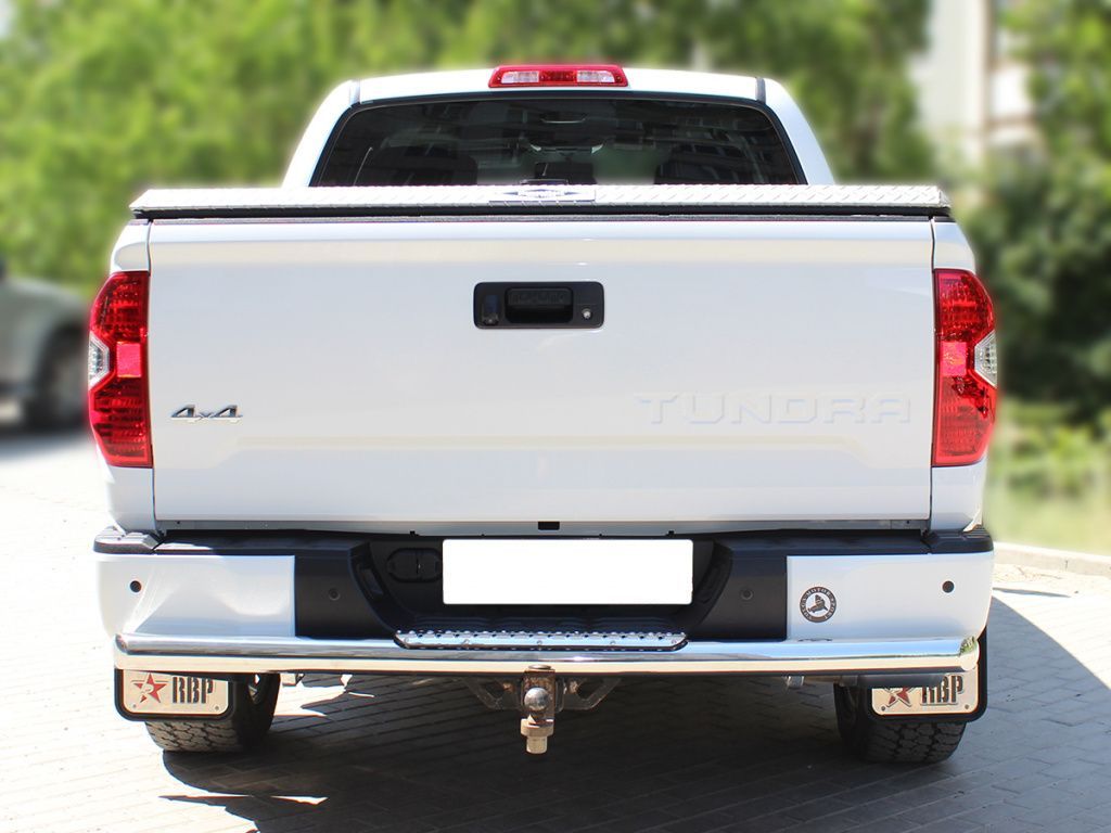 Защита заднего бампера Toyota Tundra с 2007-2013 d-76 одинарная с нержстепом Защита заднего бампера Toyota Tundra с 2007-2013 d-76 одинарная с нержстепом