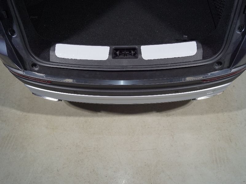 Накладка на задний бампер Geely Atlas Pro с 2021 (лист шлифованный)