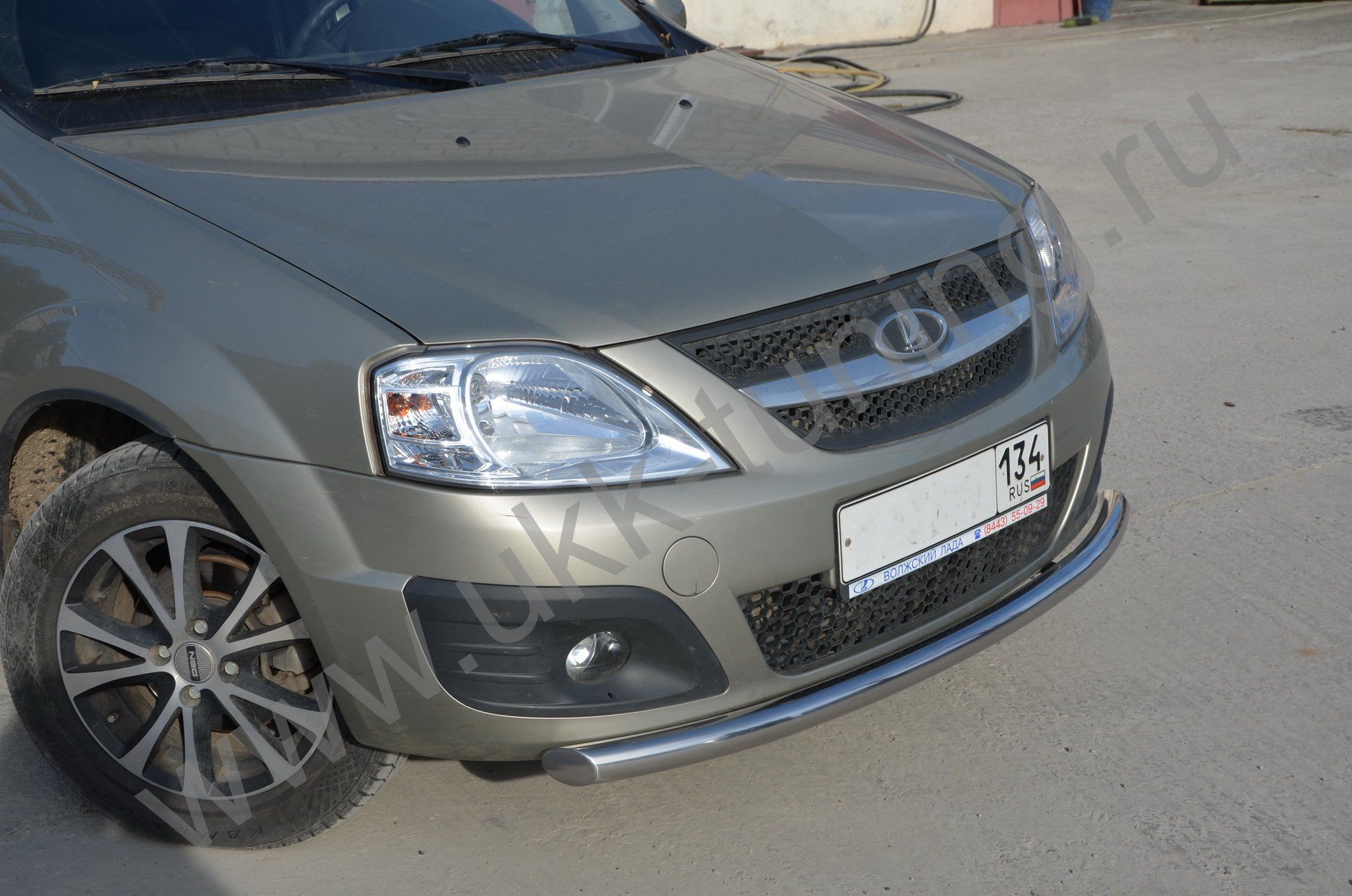 Защита переднего бампера LADA Largus Защита переднего бампера LADA Largus