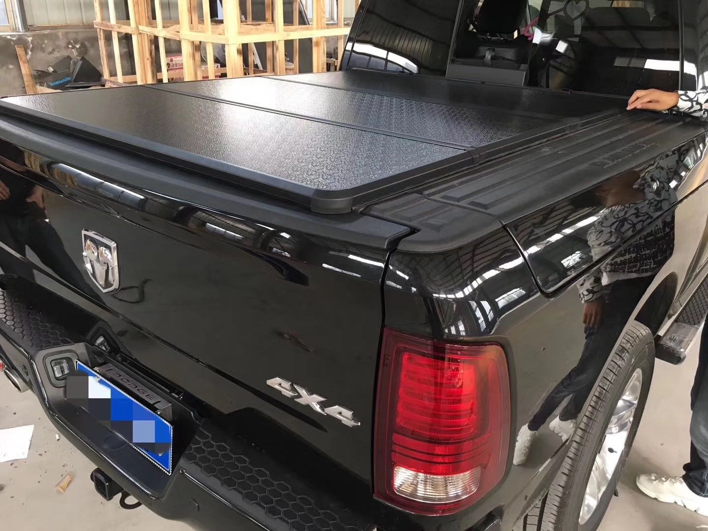 Крышка кузова Dodge Ram с 2008 трехсекционная, алюминиевая