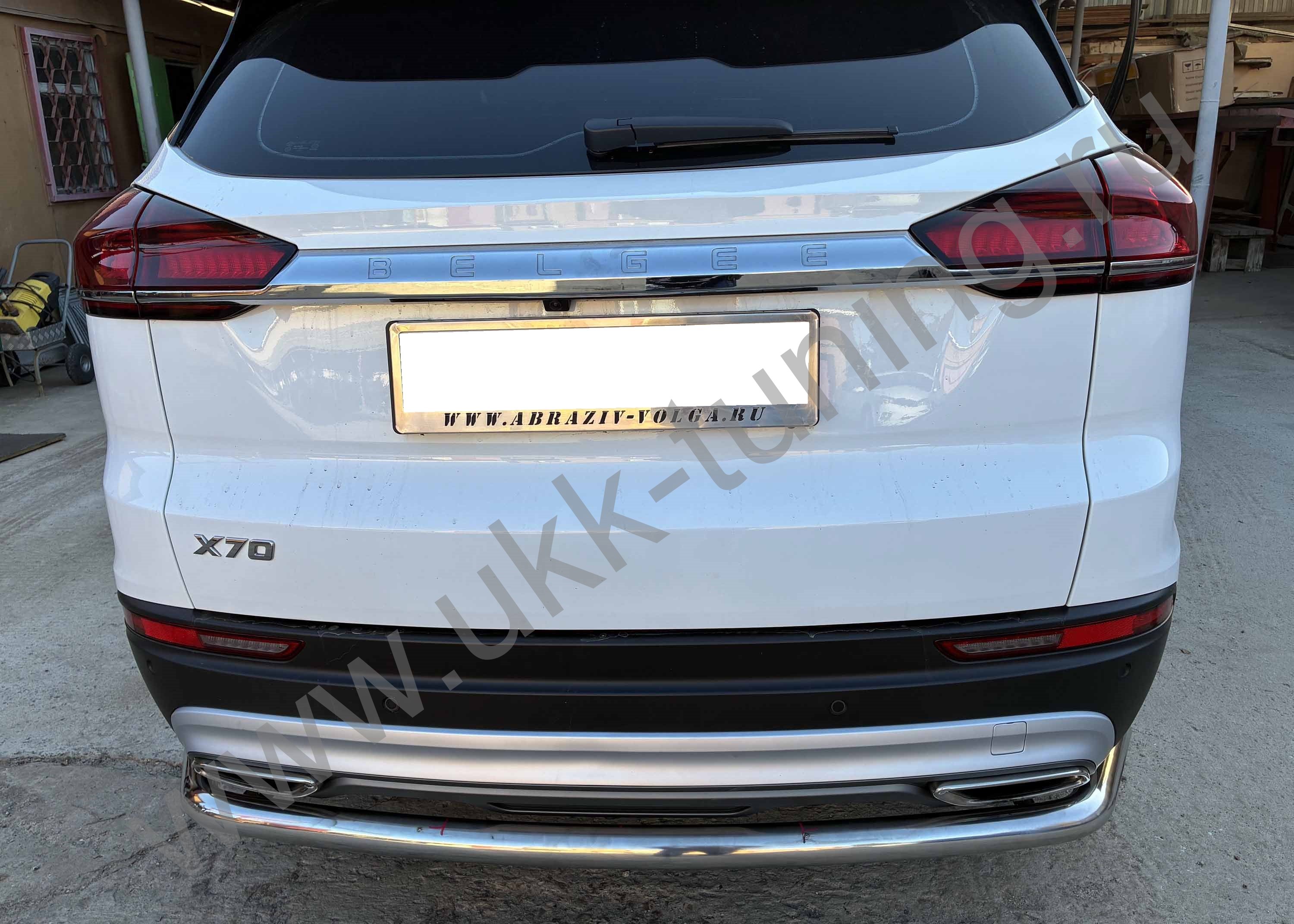 Защита заднего бампера угловая большая Geely Atlas Pro с 2021