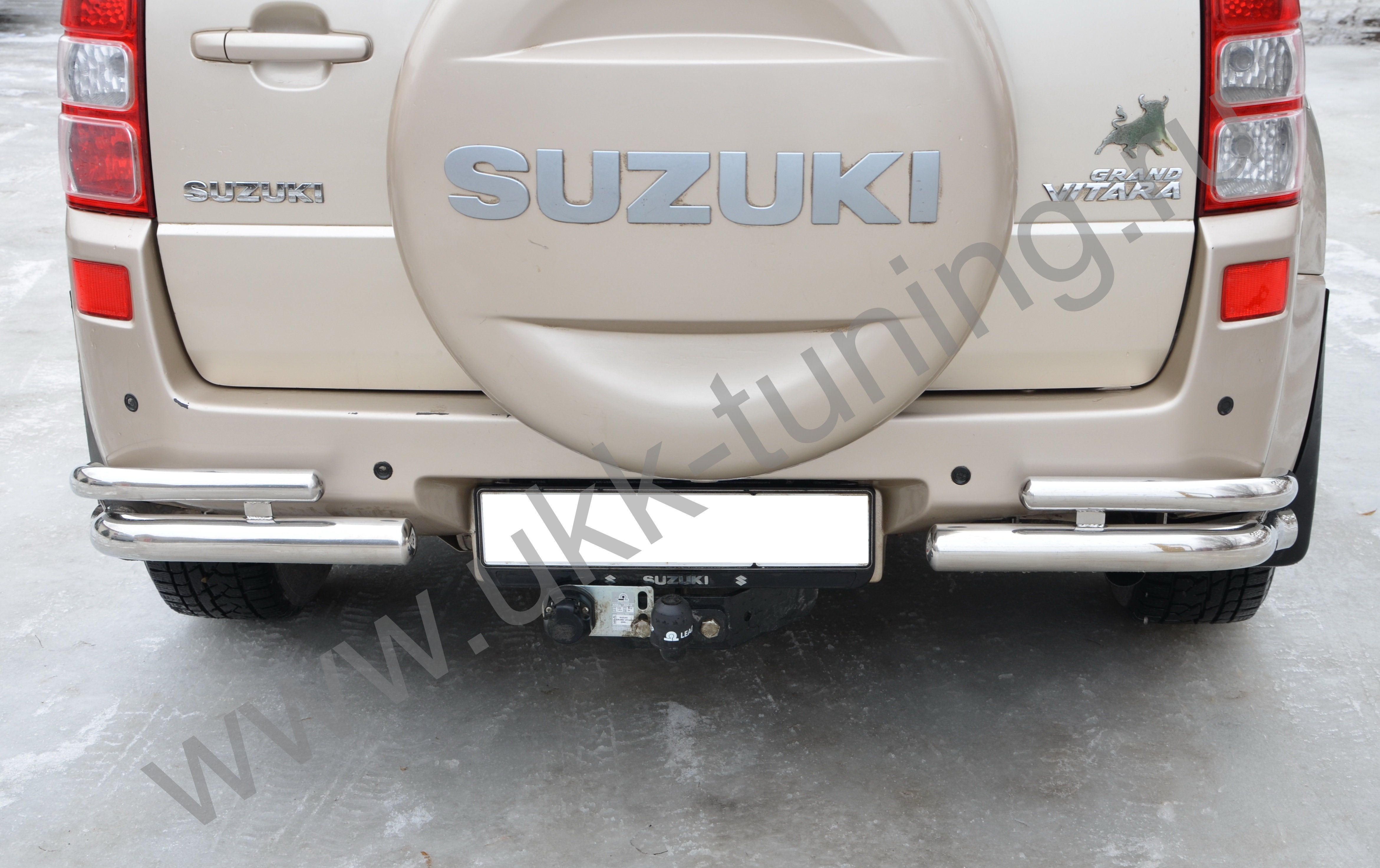 Защита заднего бампера угловая двойная Suzuki Grand Vitara с 2013-2015