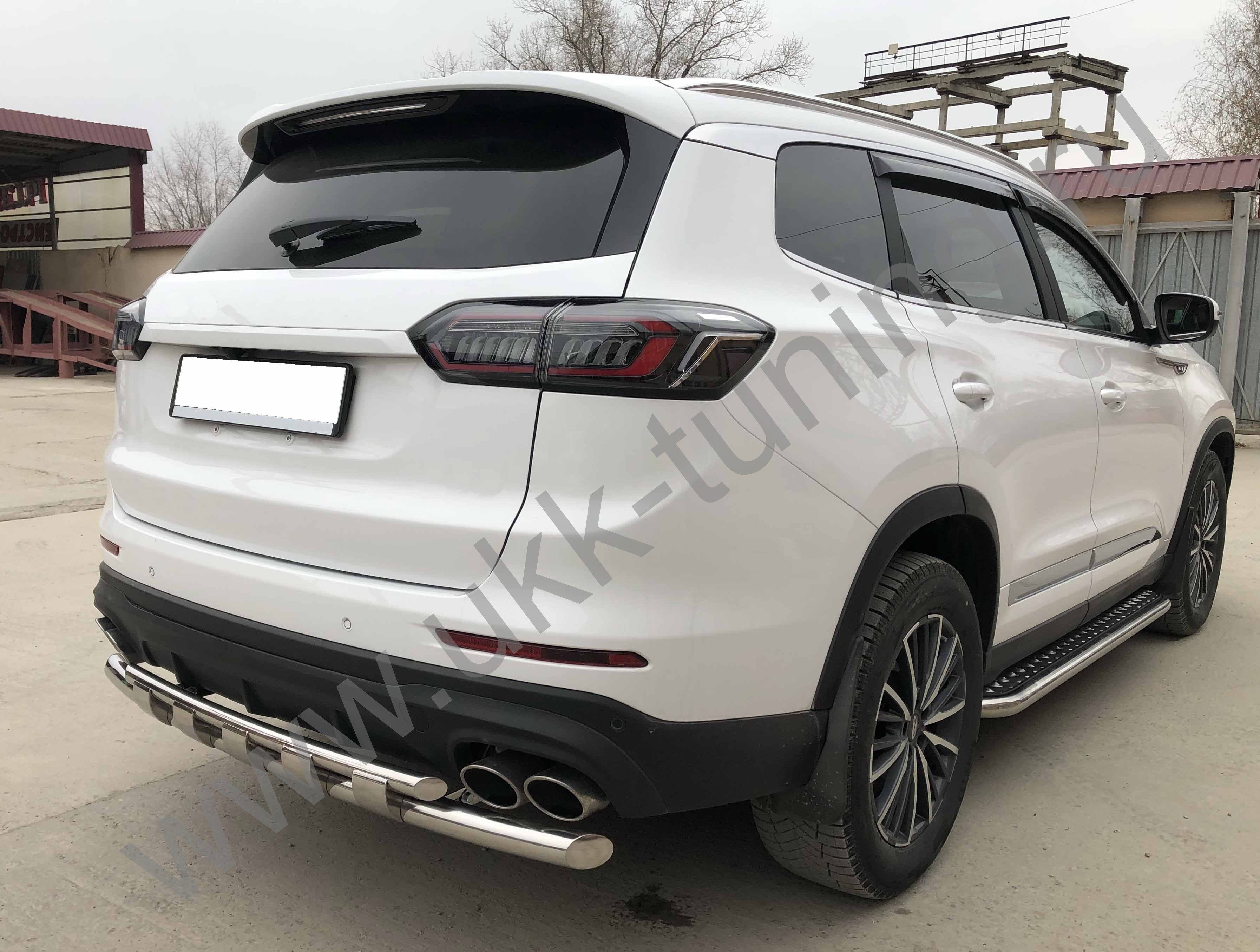 Защита заднего бампера двойная с перемычками Xcite X-Cross 8 с 2025