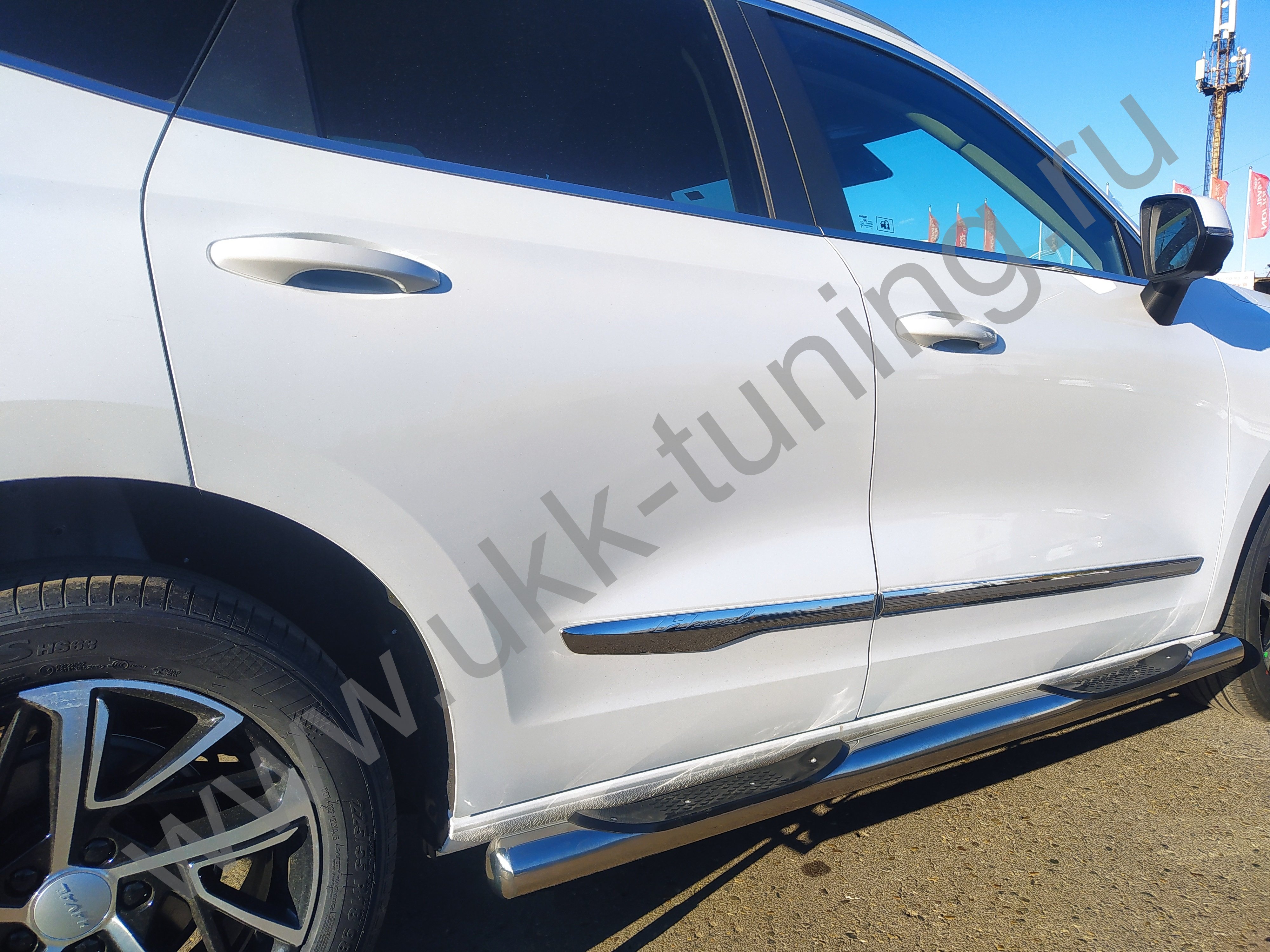 Боковые подножки Haval Jolion с 2024 труба с проступью