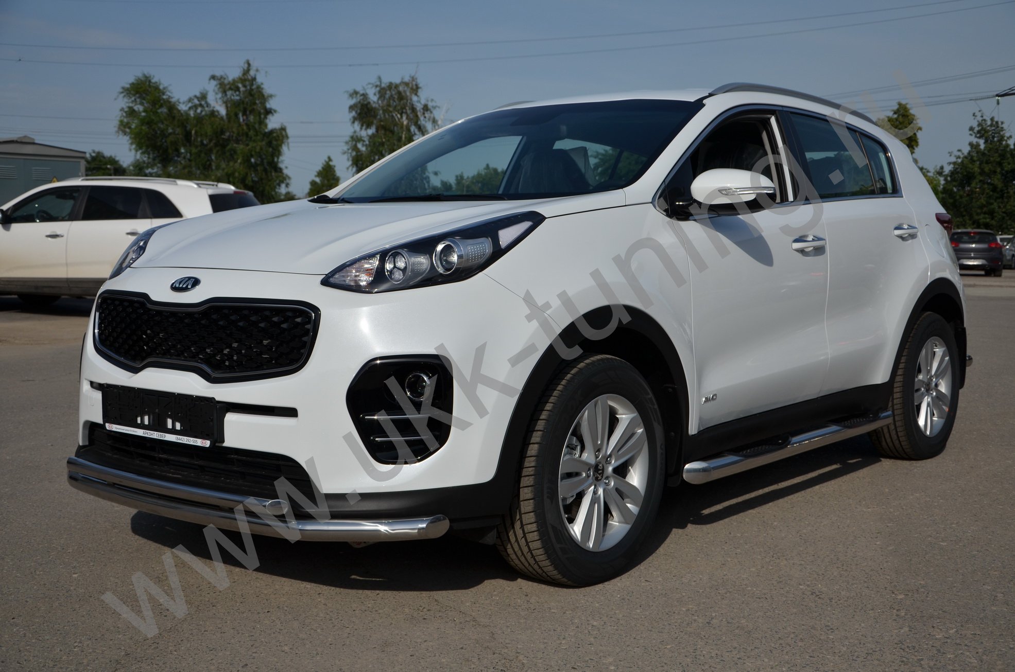 Боковые подножки Kia Sportage с 2018-2020 труба с проступью