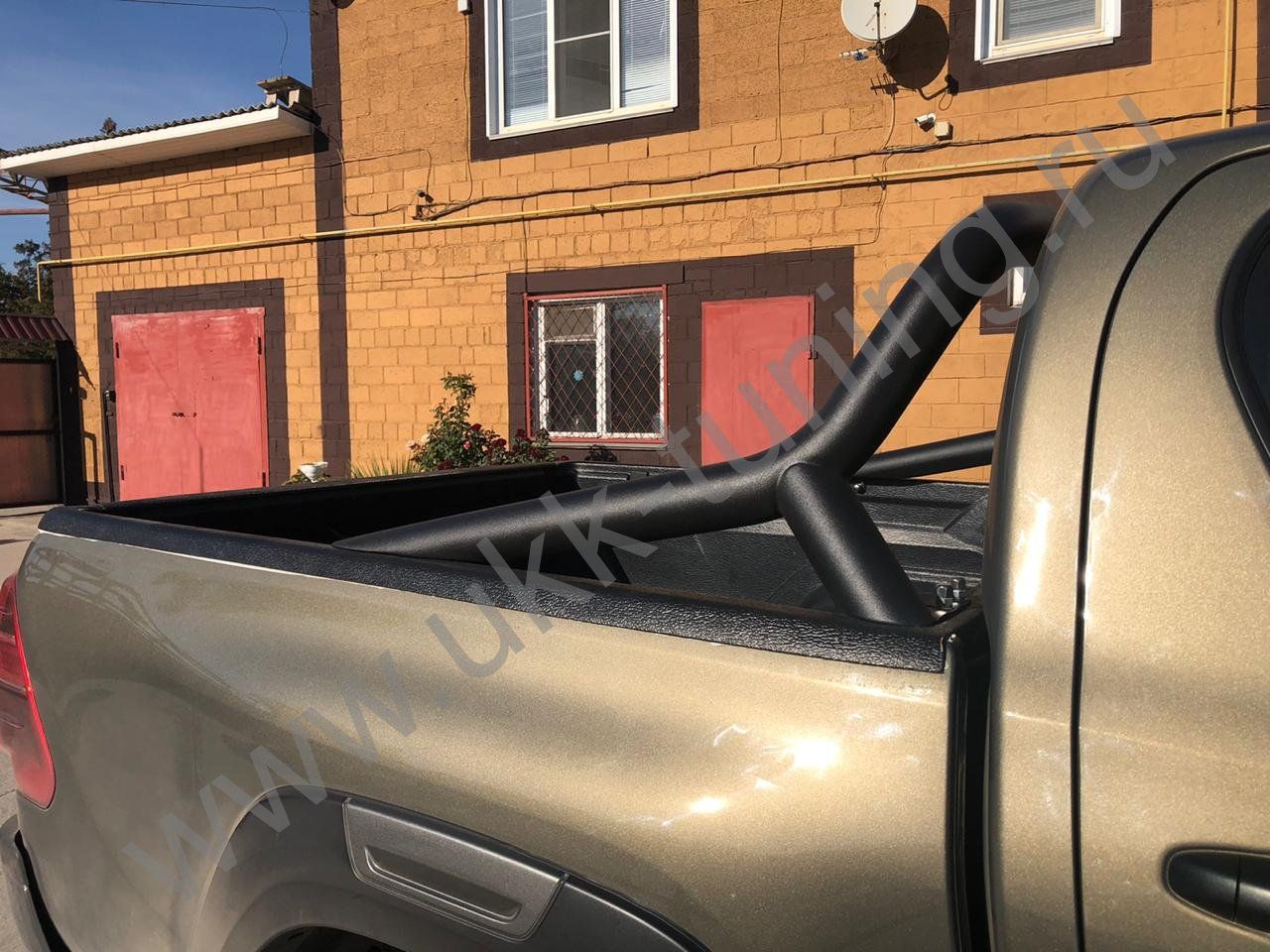 Защитная дуга с покрытием «раптор» Toyota Hilux Black Onyx с 2020 Защитная дуга с покрытием «раптор» Toyota Hilux Black Onyx с 2020