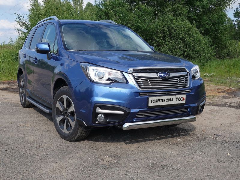 Решетка радиатора средняя 12 мм для SUBARU Forester 2016-