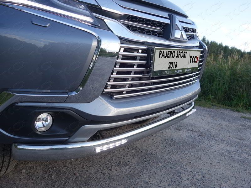 Решетка радиатора Mitsubishi Pajero Sport с 2015 16 мм (для а/м без датчиков парковки)  Решетка радиатора Mitsubishi Pajero Sport с 2015 16 мм (для а/м без датчиков парковки)