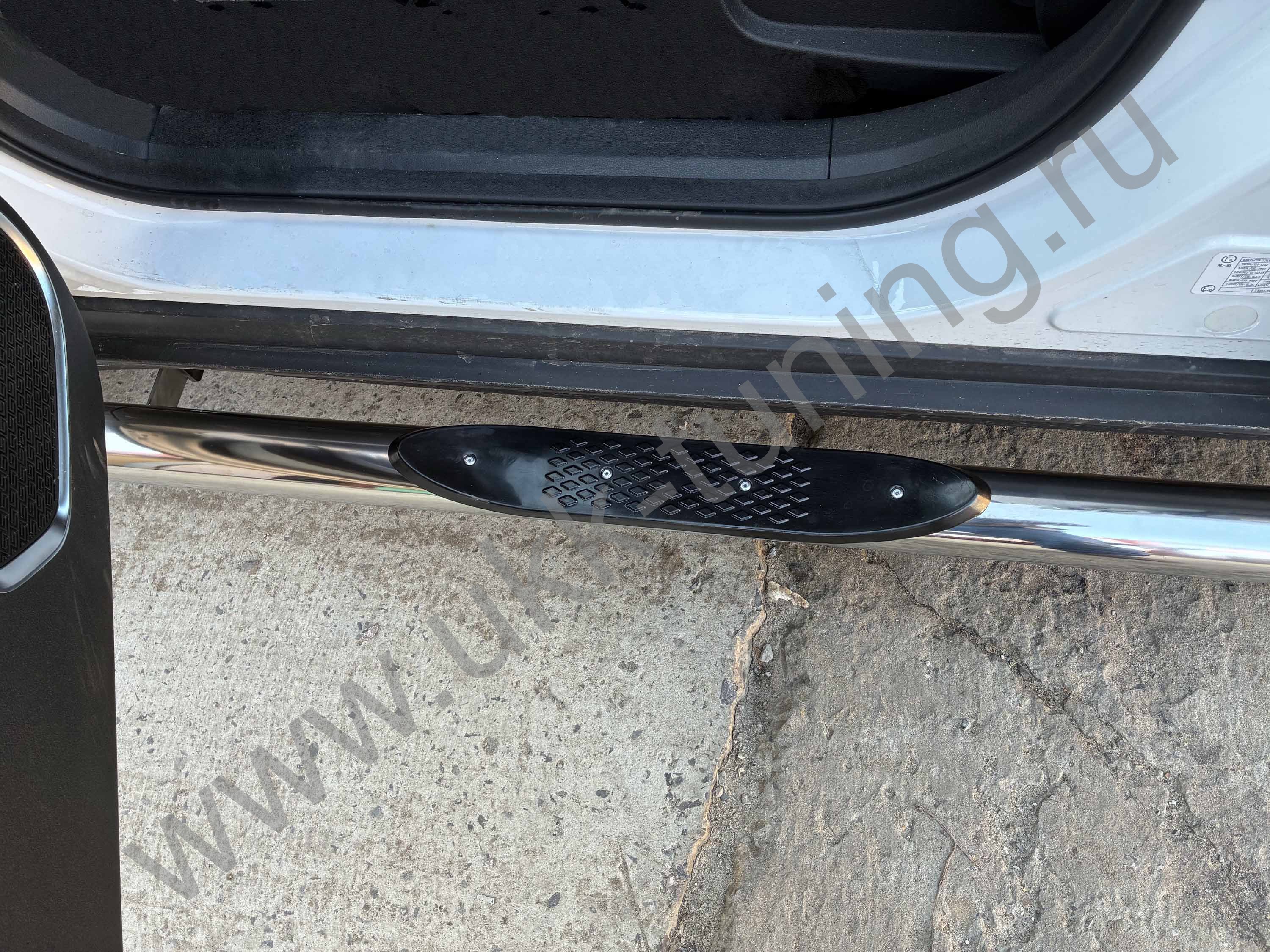 Боковые подножки Belgee X70 с 2021 труба с проступью