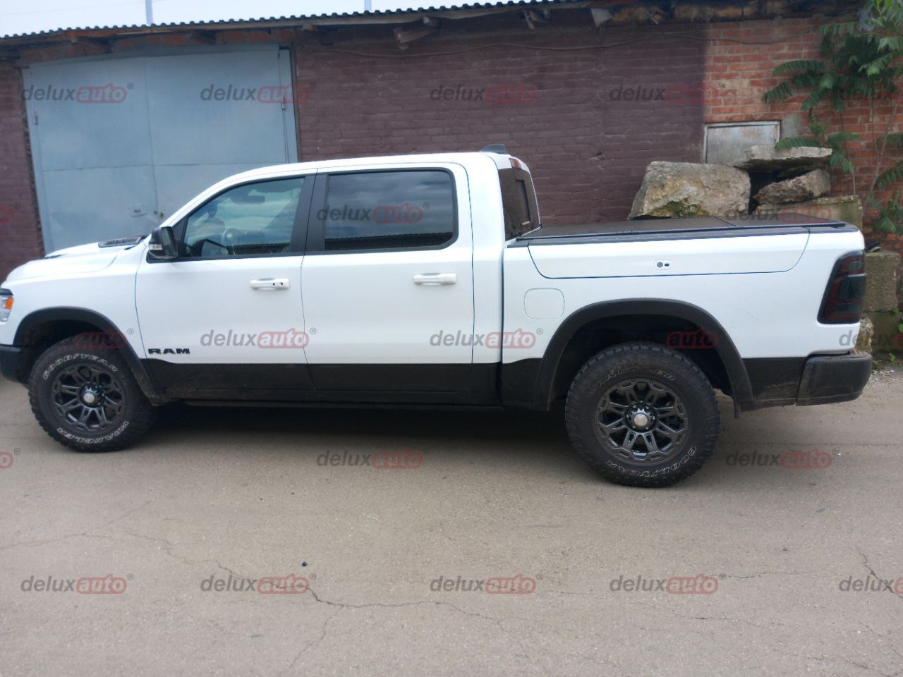 Крышка кузова Dodge Ram с 2008 трехсекционная, алюминиевая
