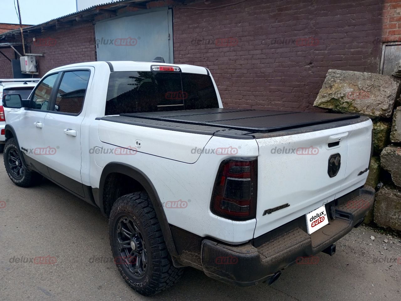 Крышка кузова Dodge Ram с 2008 трехсекционная, алюминиевая