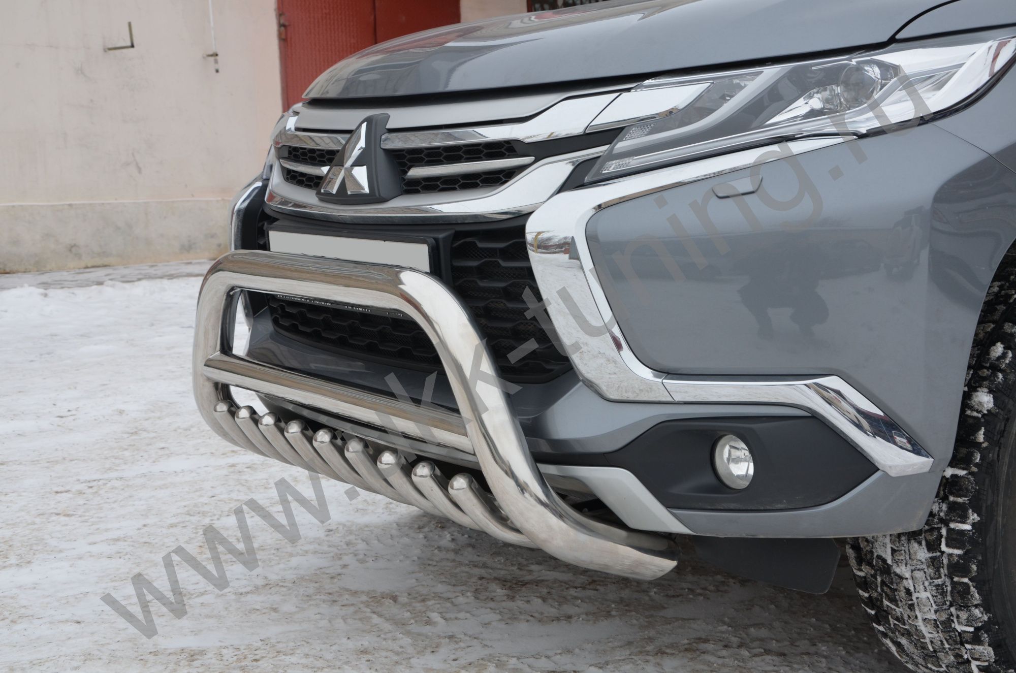 Защита переднего бампера скоба низкая+акула Mitsubishi Pajero Sport с 2017 Защита переднего бампера скоба низкая+акула Mitsubishi Pajero Sport с 2017