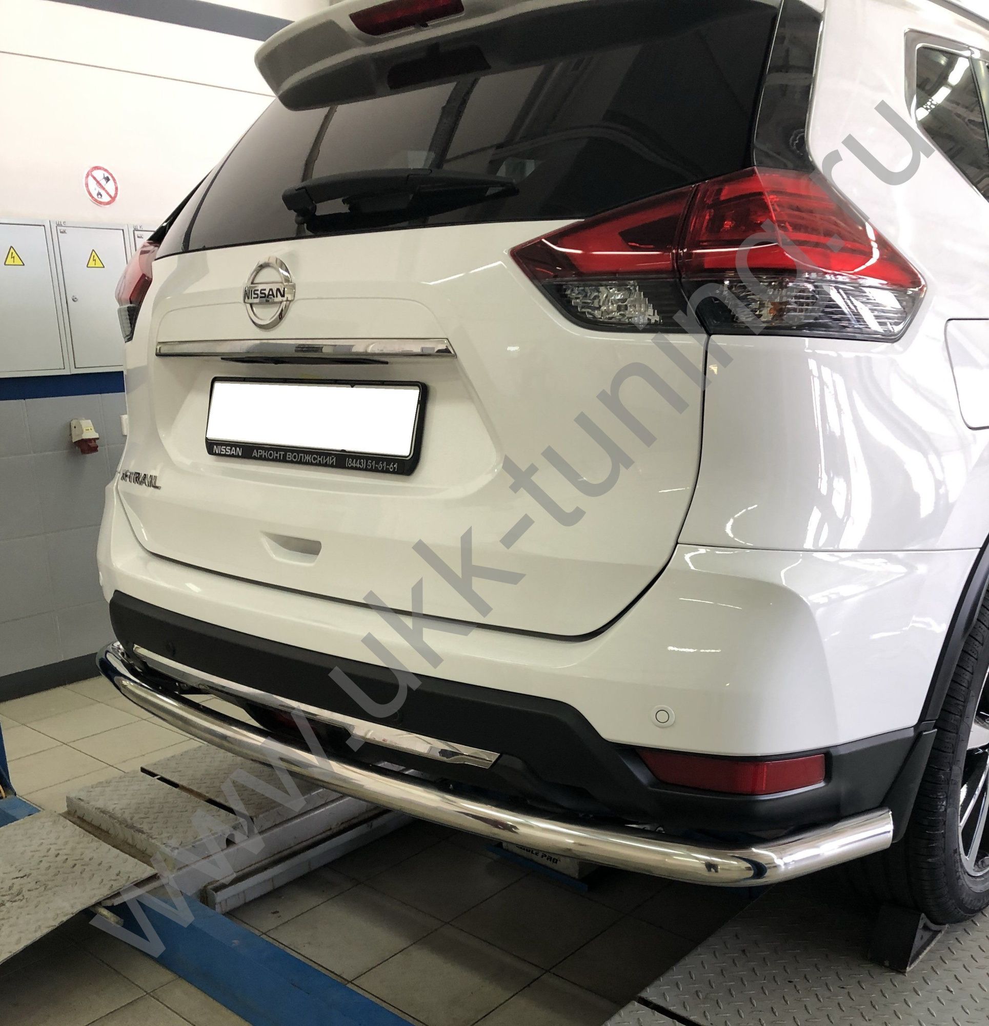 Защита заднего бампера угловая большая Nissan X-trail с 2018 (рестайлинг) Защита заднего бампера угловая большая Nissan X-trail с 2018 (рестайлинг)