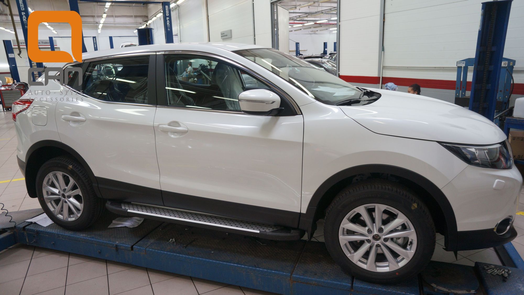 Пороги алюминиевые Nissan Qashqai с 2014 (Sapphire Silver)