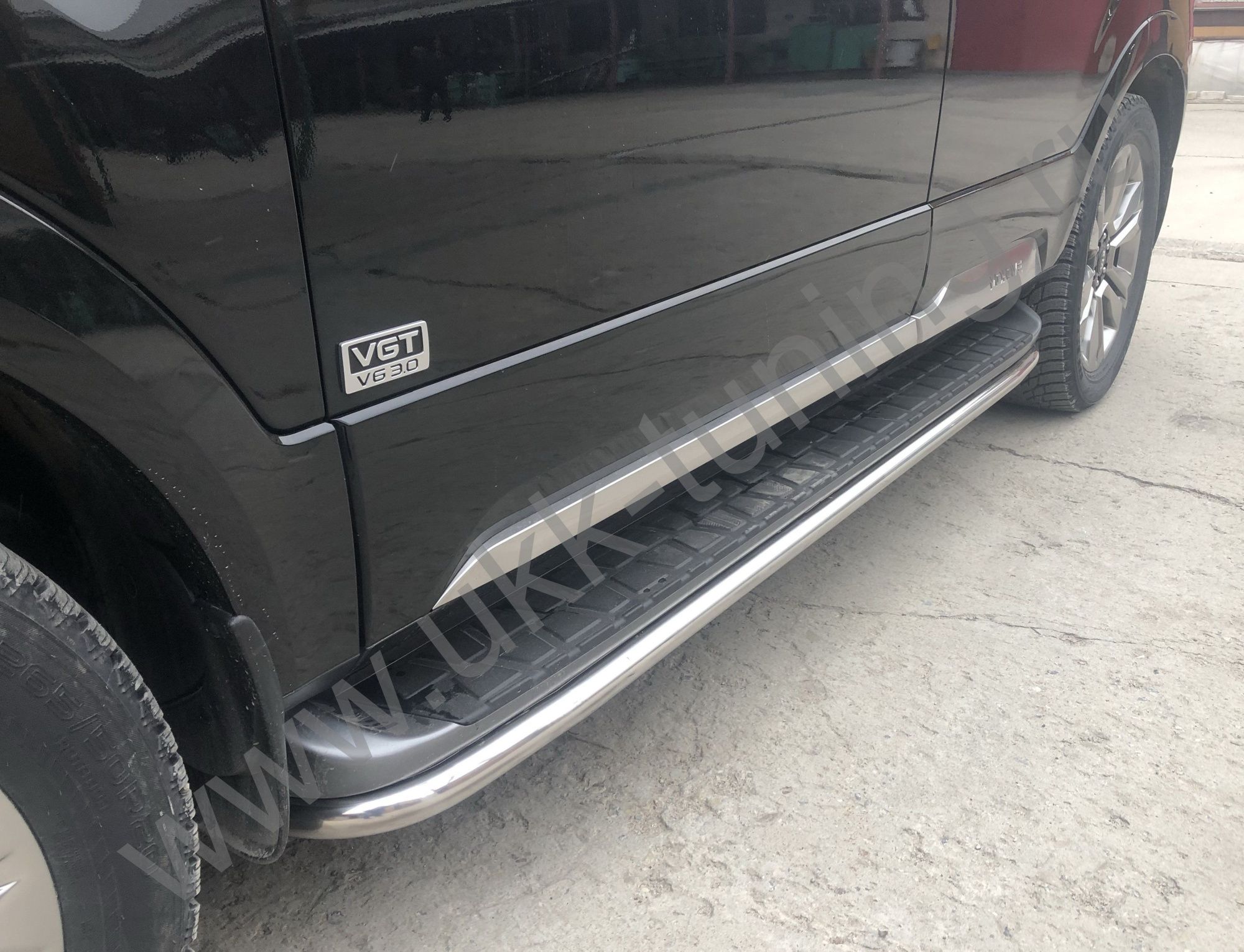 Боковые подножки Kia Mohave с 2021 труба