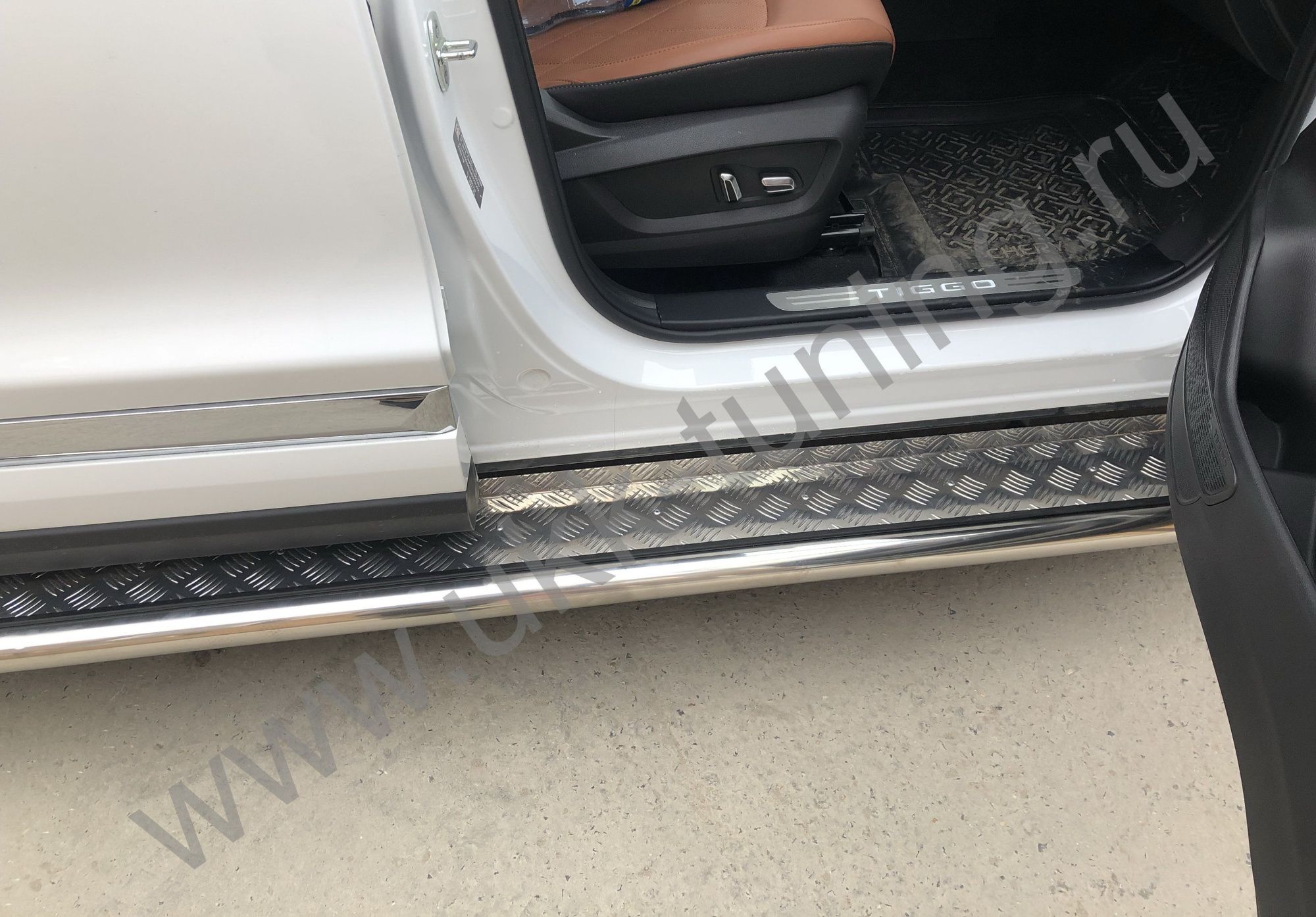 Пороги с накладным листом Chery Tiggo 8 Pro Max 2022