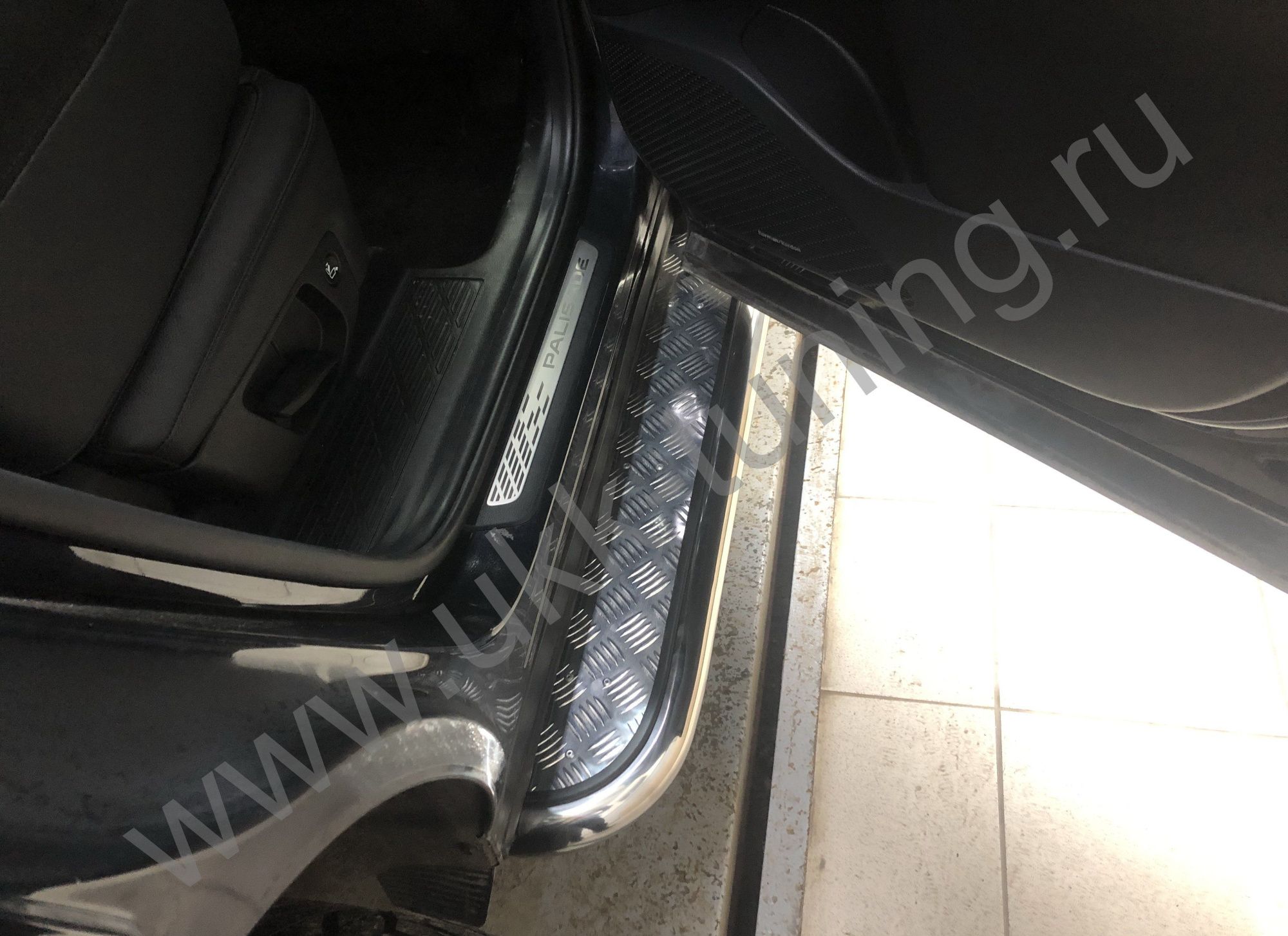 Боковые подножки Hyundai Palisade с 2021 с накладным листом Боковые подножки Hyundai Palisade с 2021 с накладным листом