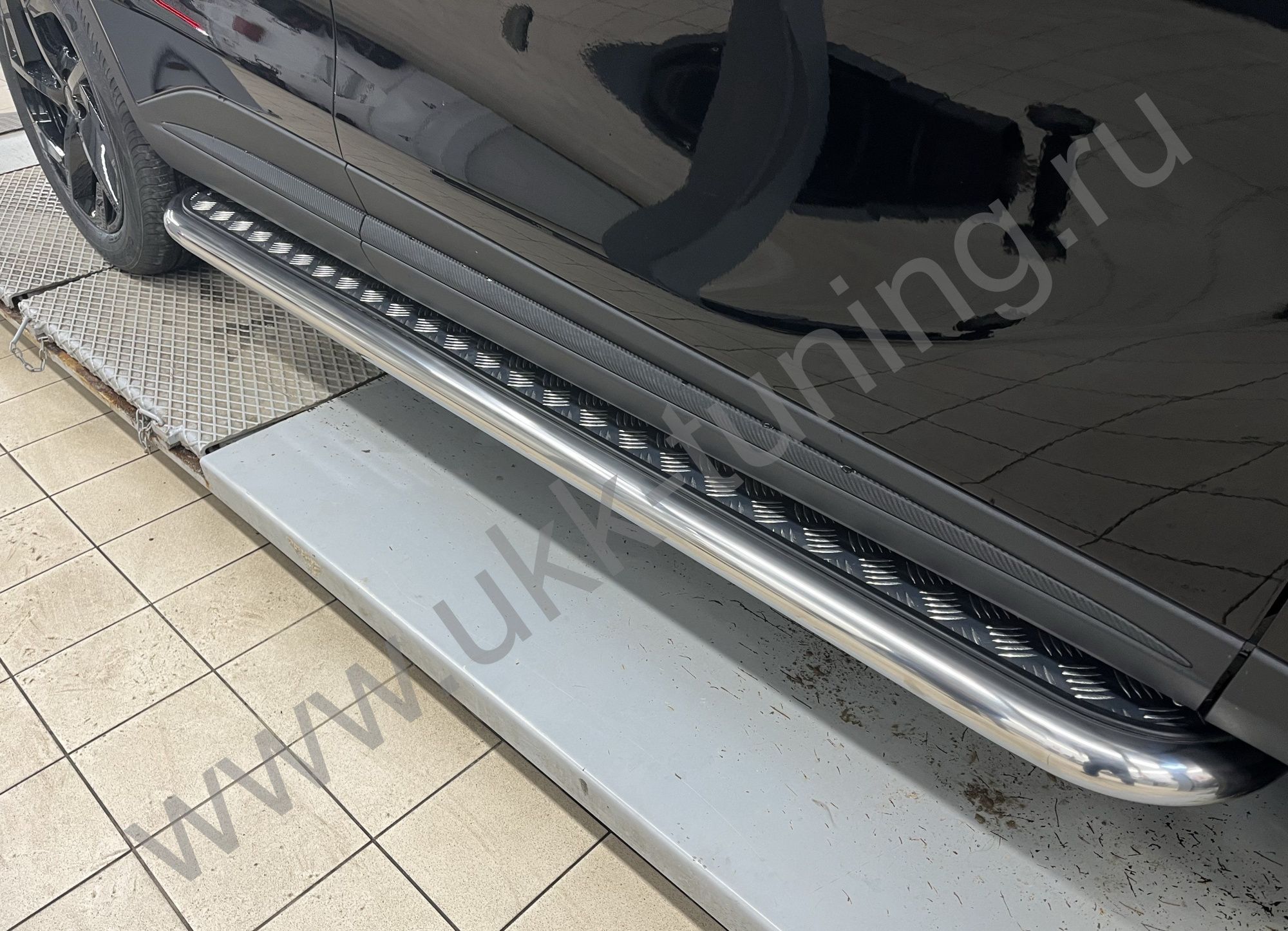 Пороги с накладным листом Chery Omoda C5 с 2022