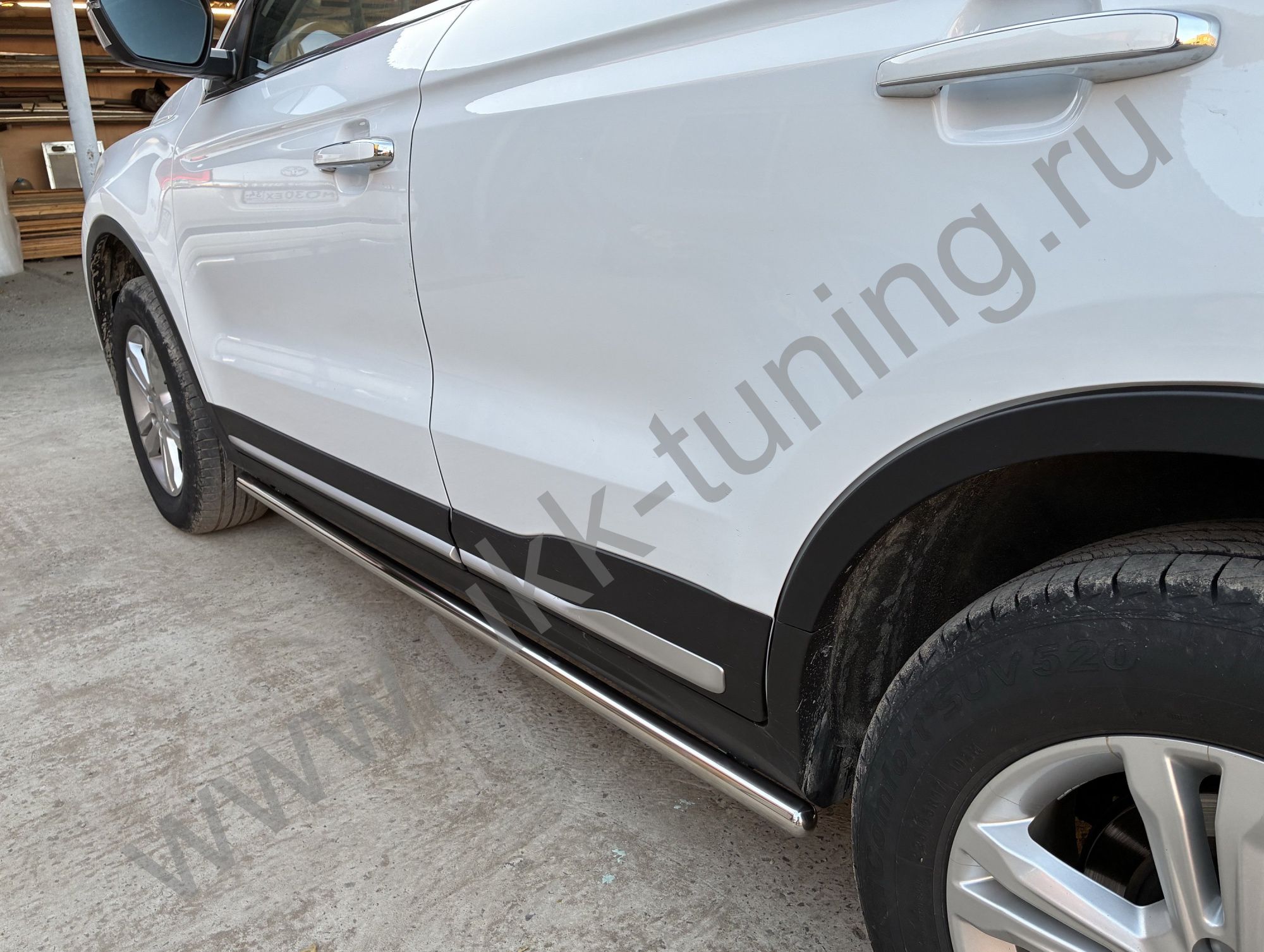 Боковые подножки Geely Atlas Pro с 2021 труба