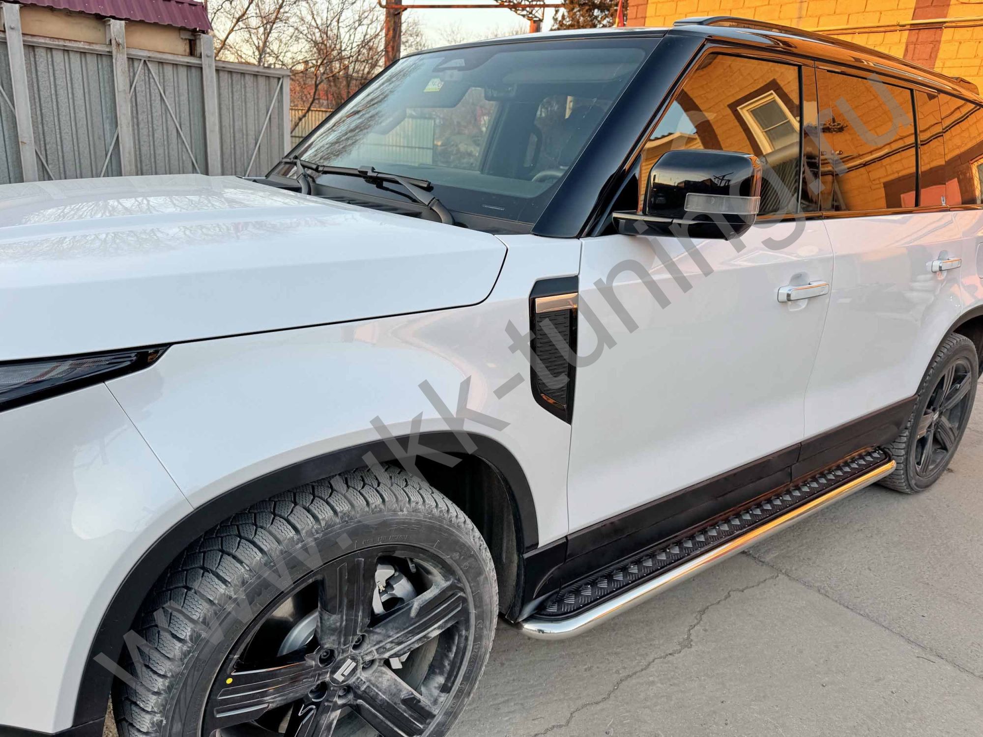 Боковые подножки ROX 01 с накладным листом