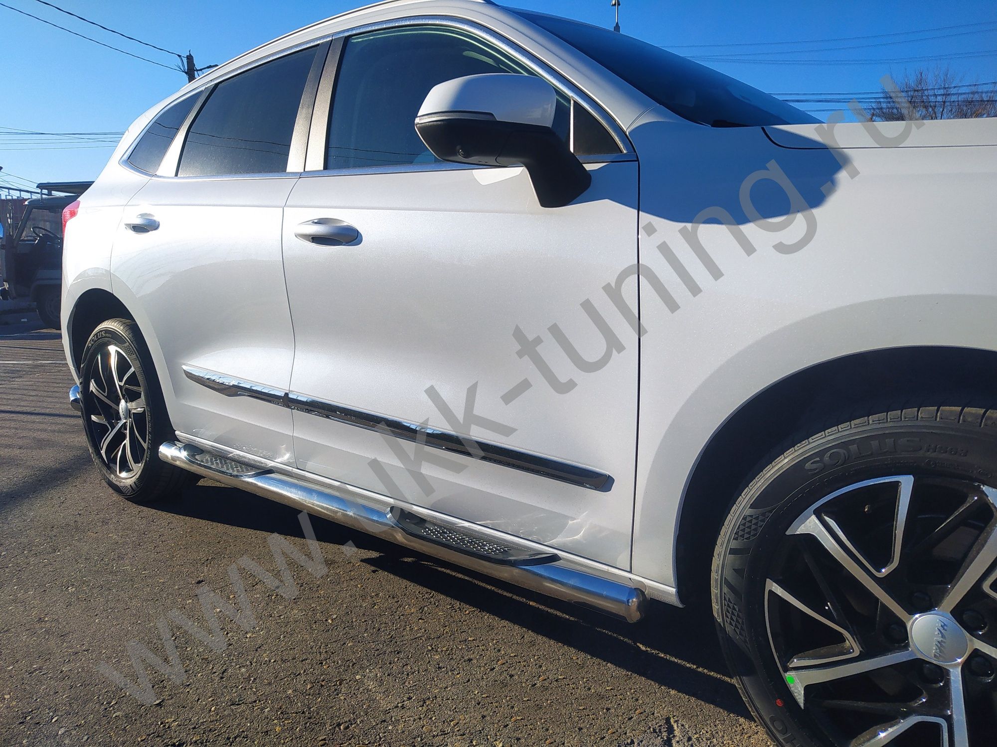Боковые подножки Haval Jolion с 2024 труба с проступью