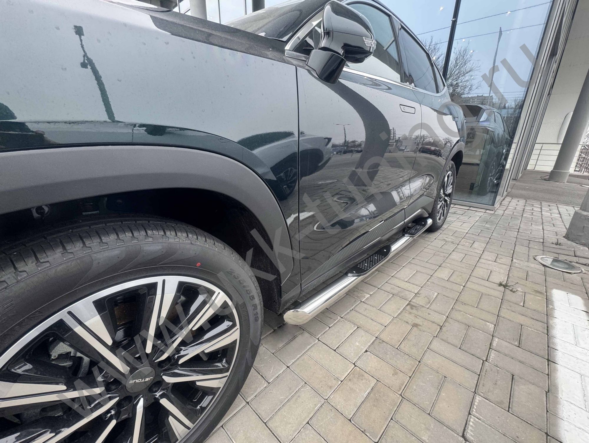 Боковые подножки Jetour Dashing с 2022 труба с проступью