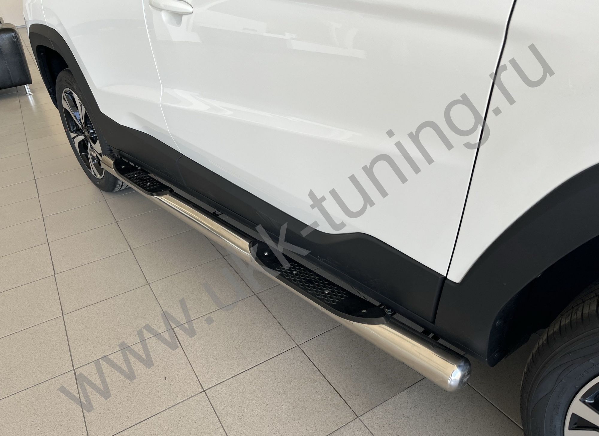 Пороги труба с проступью JAC JS4 с 2022