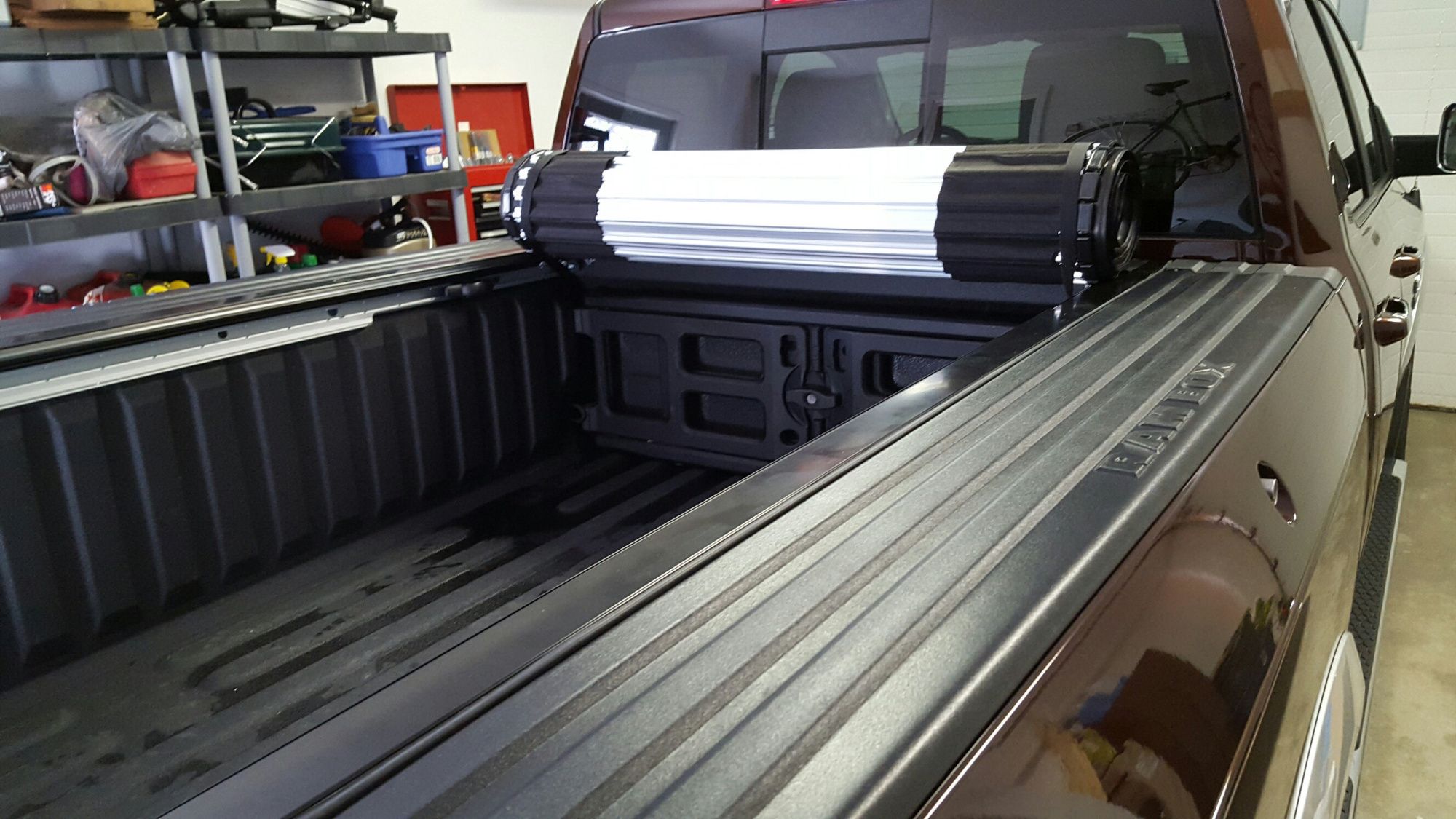 Крышка кузова Dodge Ram с 2008 рулонная, алюминиевая