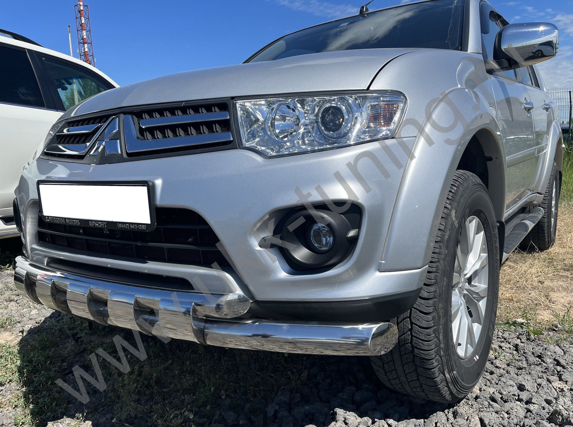 Защита переднего бампера двойная с перемычками Mitsubishi Pajero Sport с 2008 Защита переднего бампера двойная с перемычками Mitsubishi Pajero Sport с 2008
