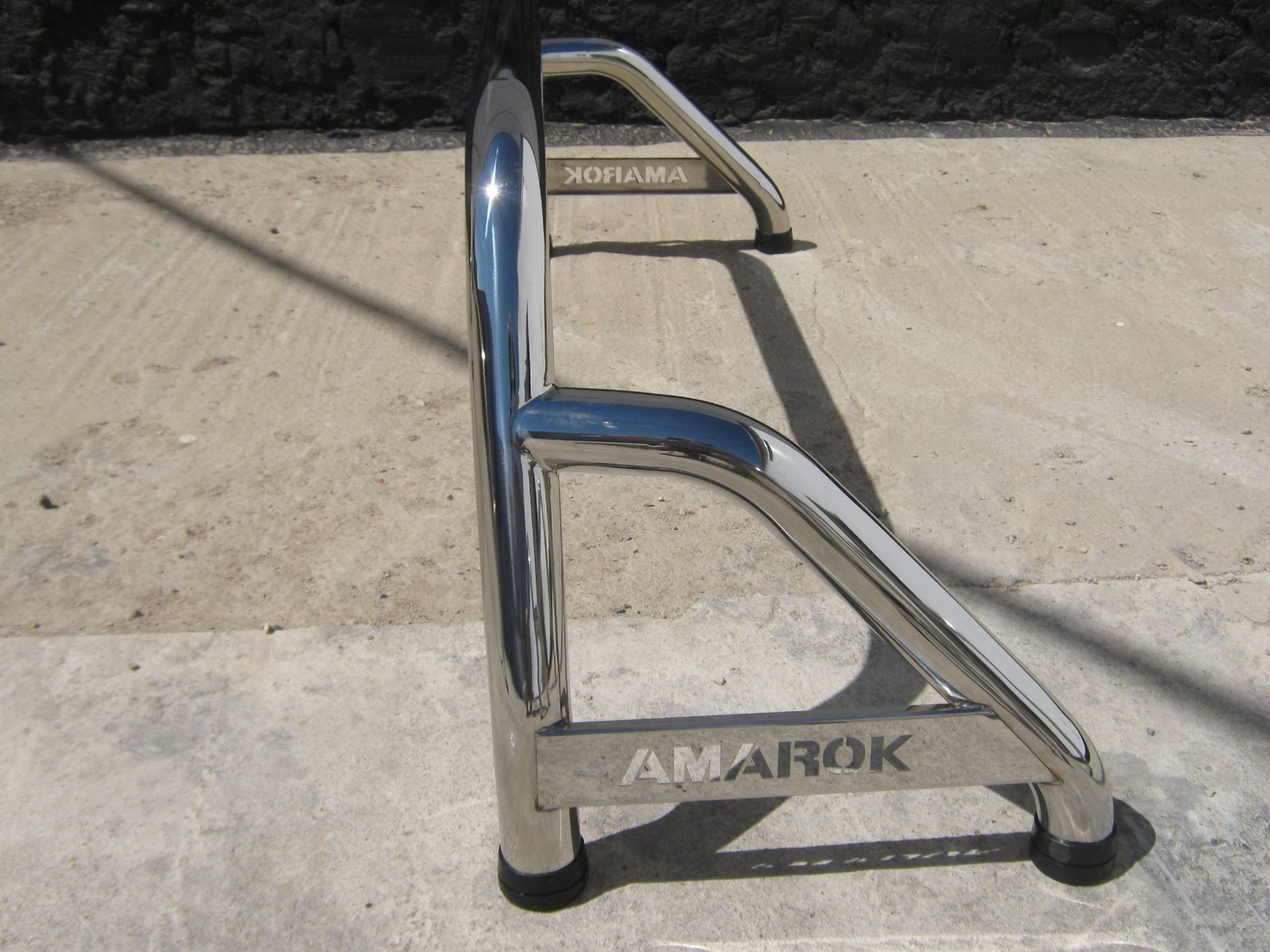 Защитная дуга кузова с логотипом "Amarok" Volkswagen Amarok с 2010 (Вариант 2)