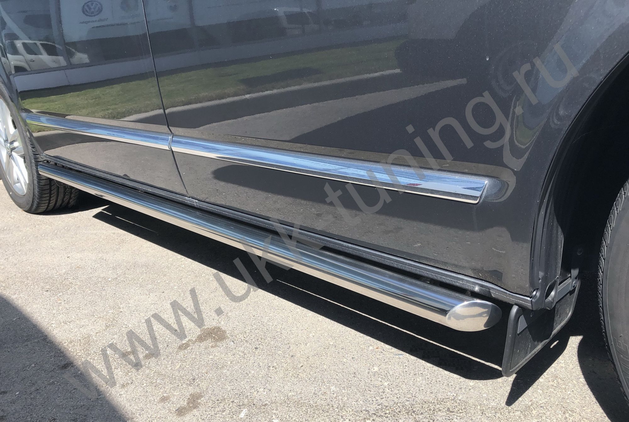 Боковые подножки Volkswagen T6 с 2015-2021 труба