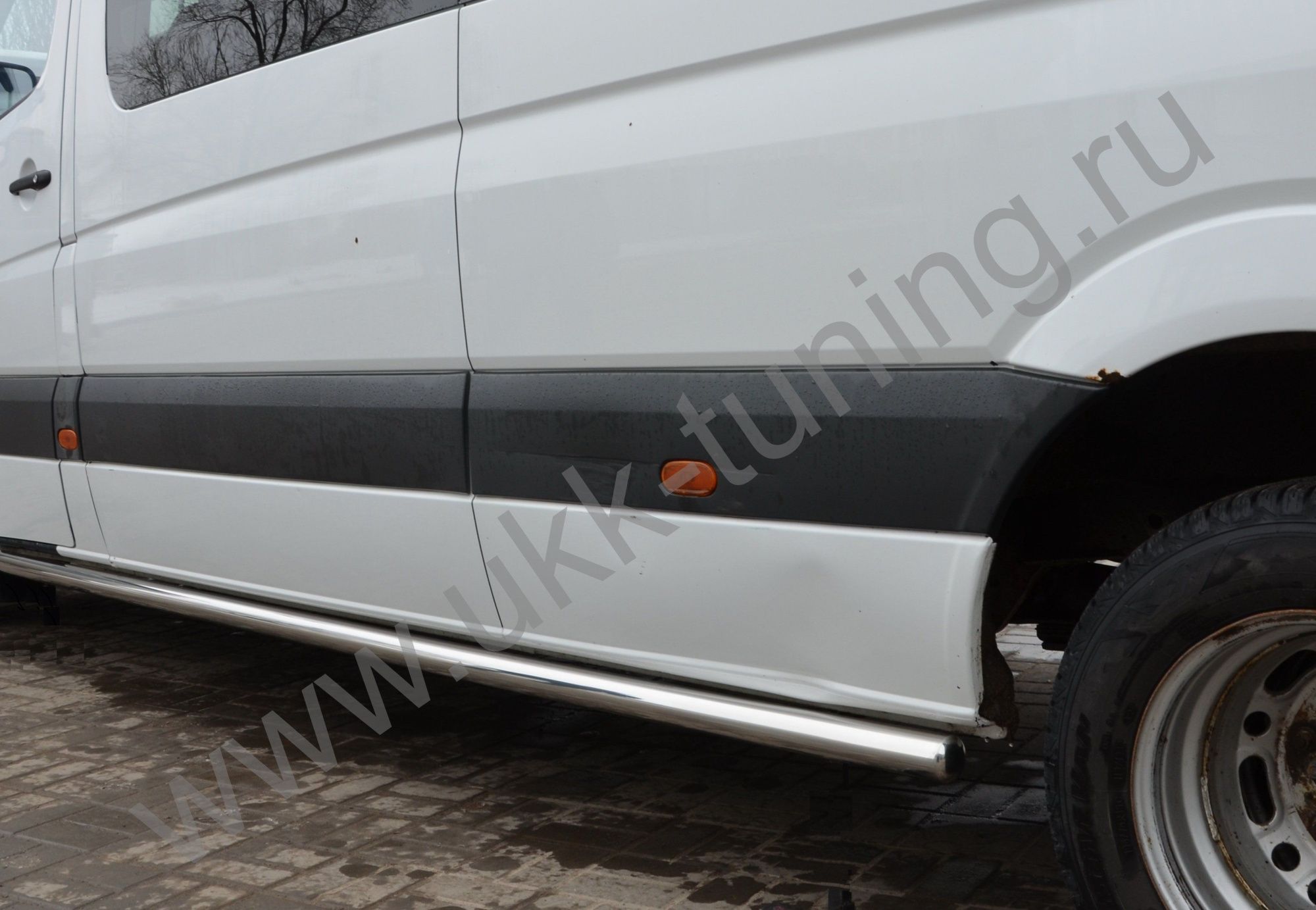 Боковые подножки Mercedes-Benz Sprinter с 2012 труба