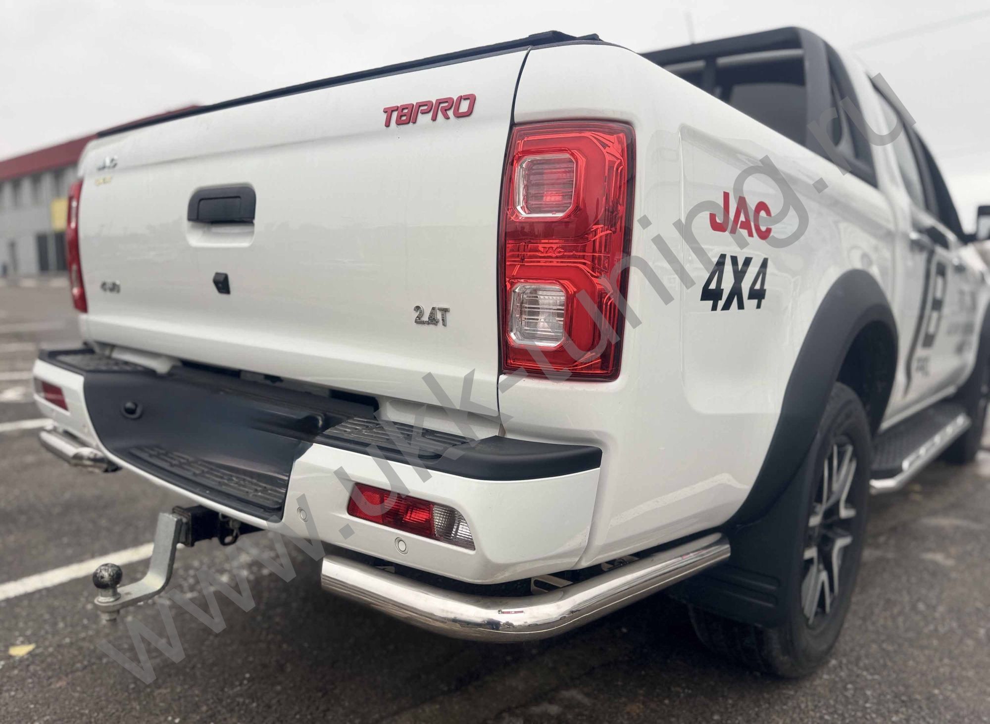 Защита заднего бампера угловая Jac T8 Pro 2020
