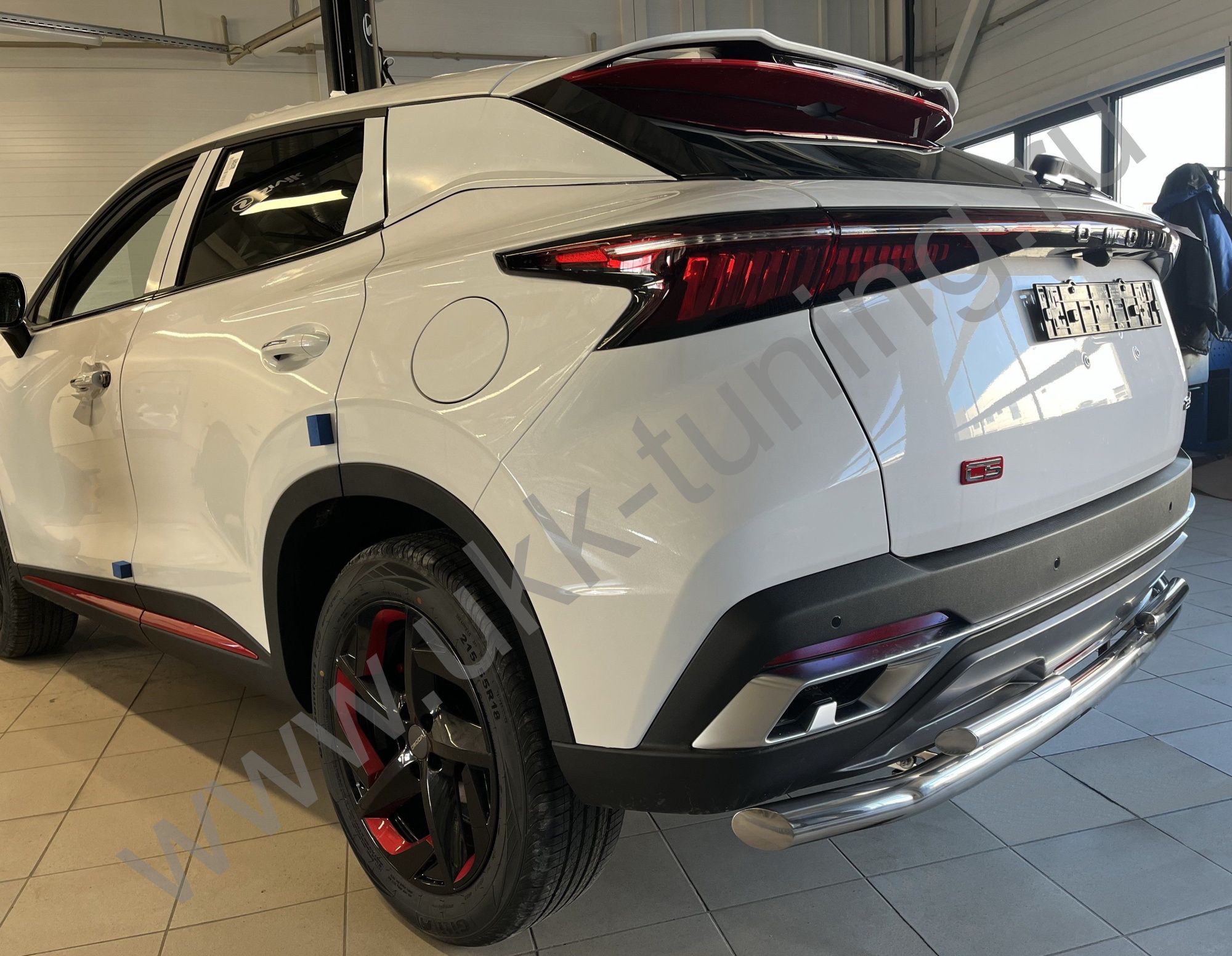 Защита заднего бампера двойная Chery Omoda C5 с 2022