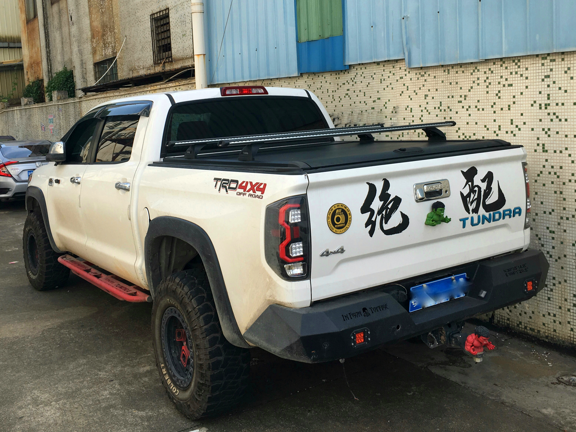 Роллета выдвижная Toyota Tundra с 2013-2021 Роллета выдвижная Toyota Tundra с 2013-2021