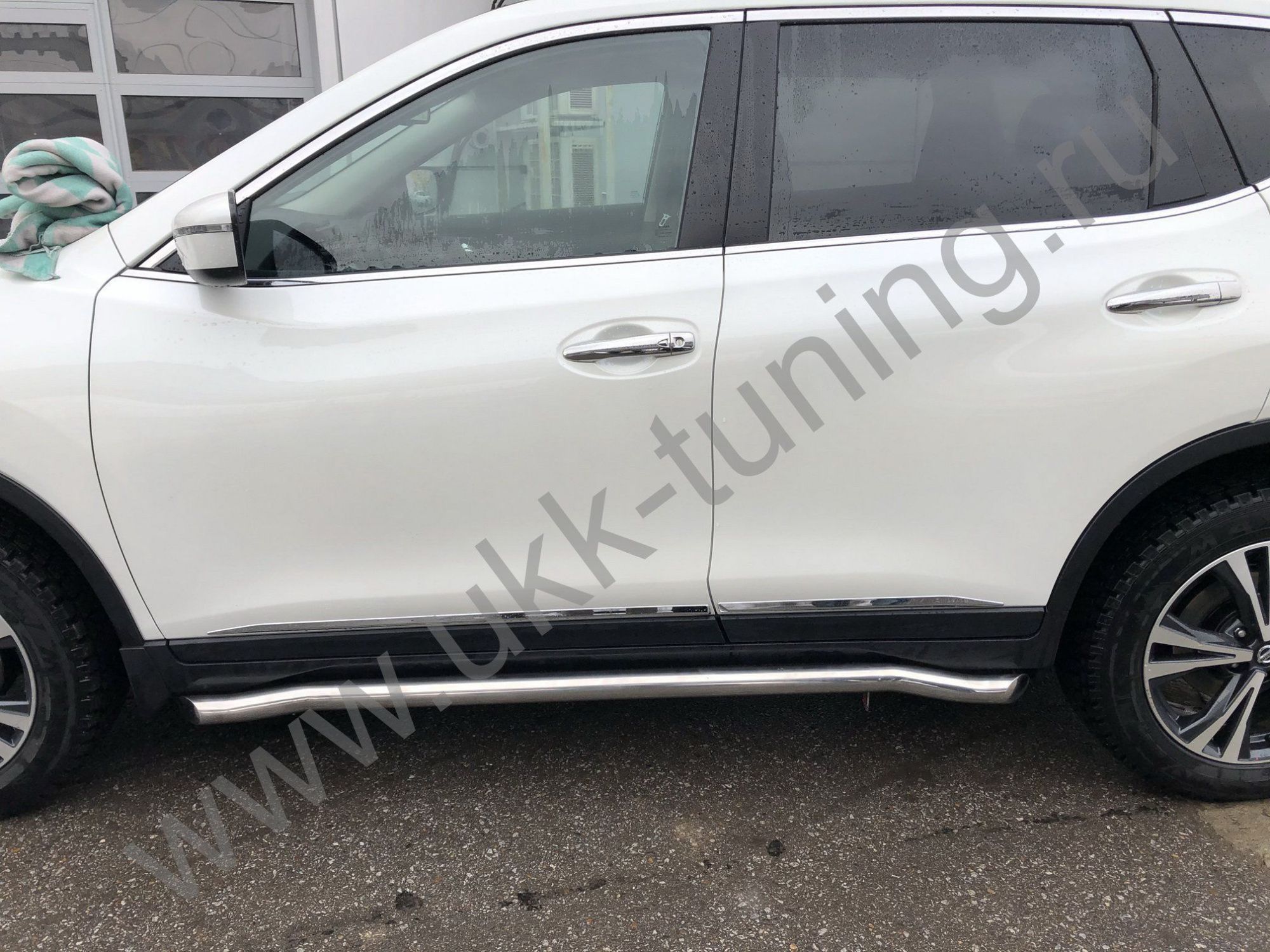 Защита штатного порога труба Nissan X-trail с 2015 (Т32) Третье поколение