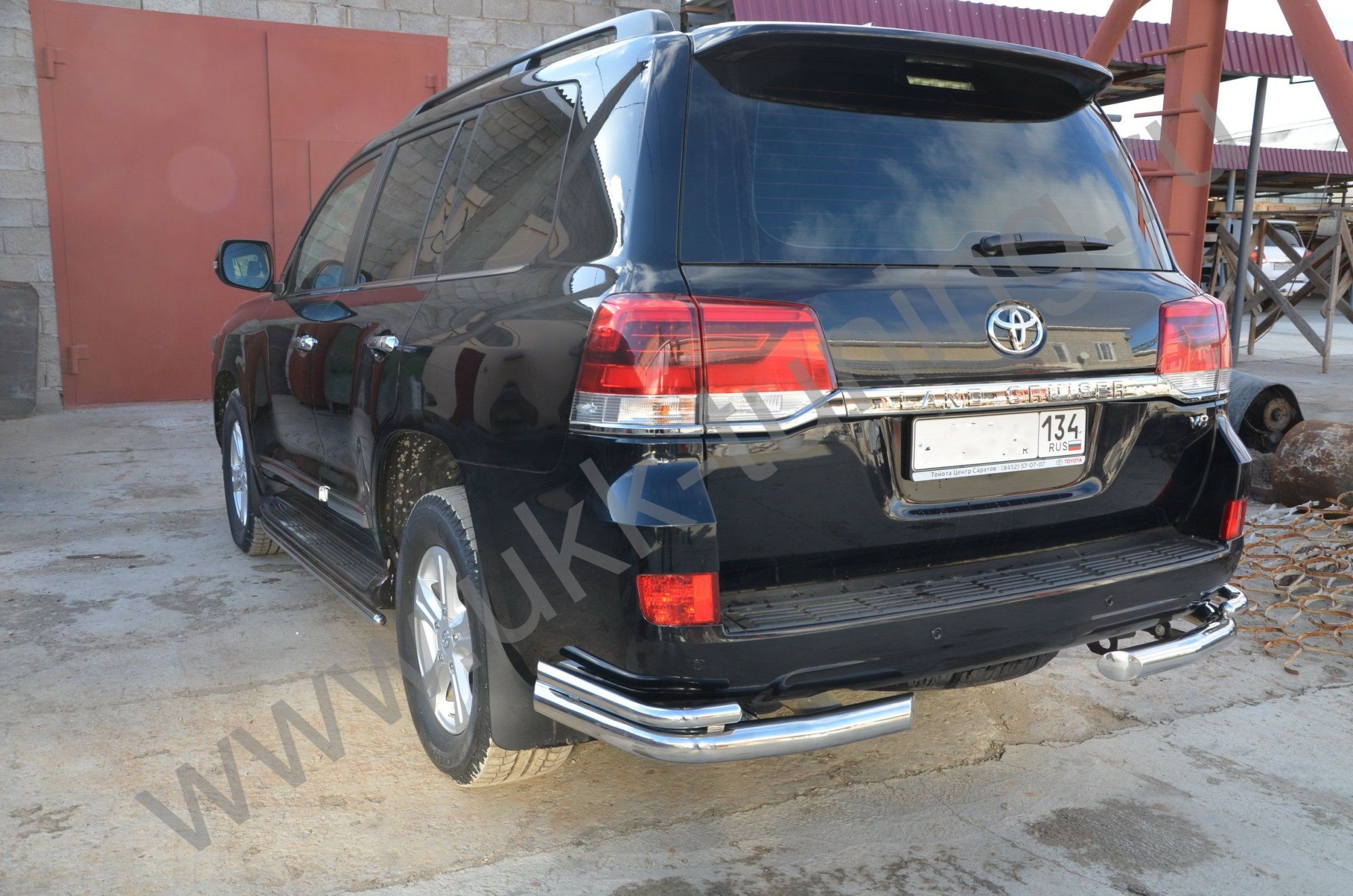 Защита заднего бампера угловая Toyota Land Cruiser 200 2015 Защита заднего бампера угловая Toyota Land Cruiser 200 2015