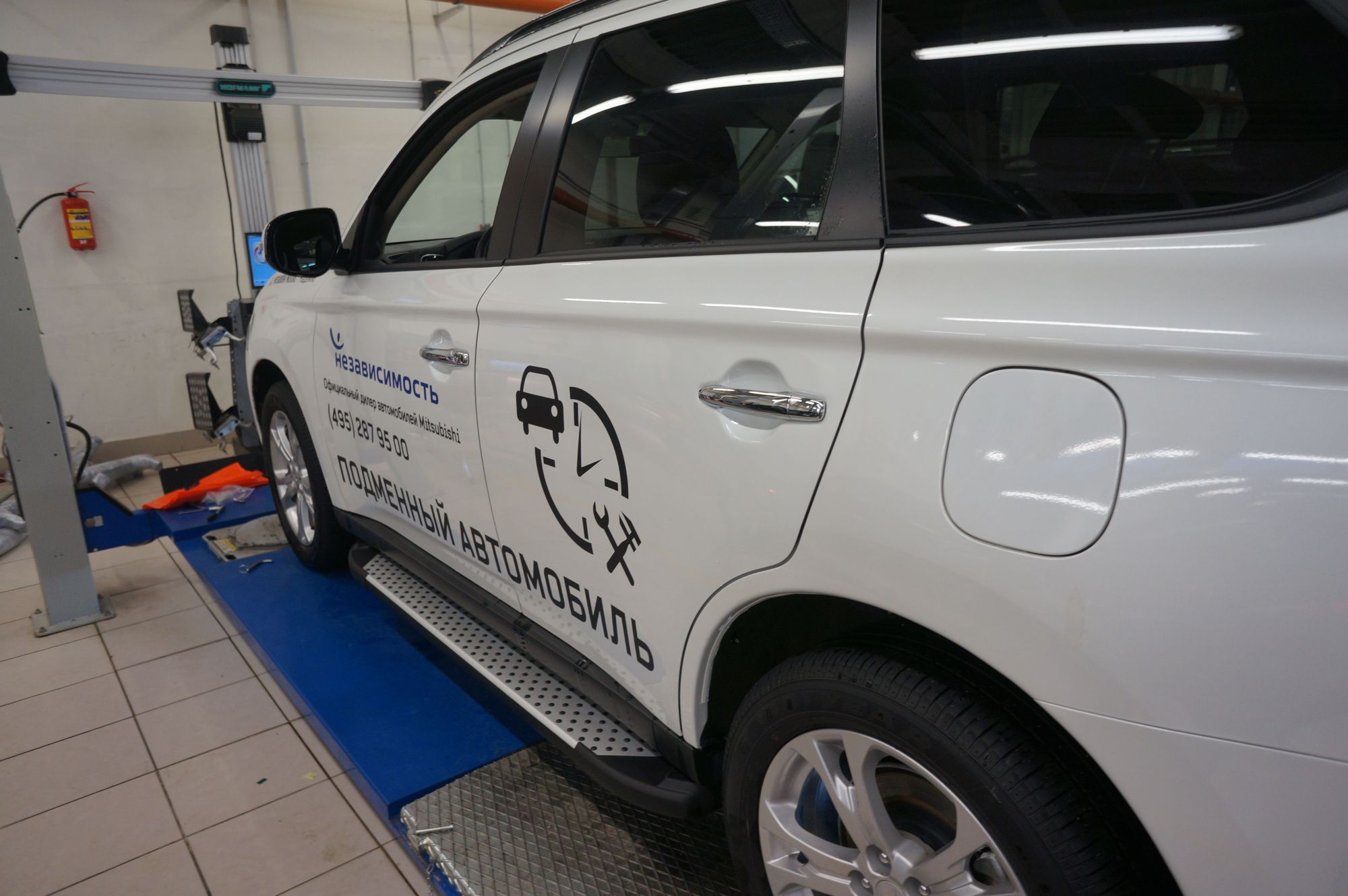 Пороги алюминиевые Mitsubishi Outlander 2012-2015 (Sapphire Silver) Пороги алюминиевые Mitsubishi Outlander 2012-2015 (Sapphire Silver)